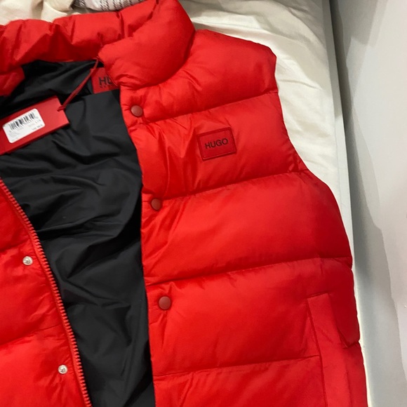 HUGO BOSS Water Repellent padded vest- red - Picture 2 of 2